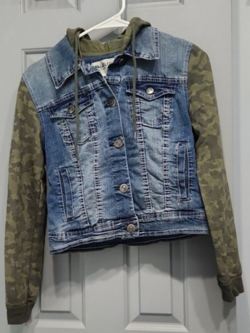 NWOT Wallflower Green Camo Denim Blue Jean Hoodie Jacket small